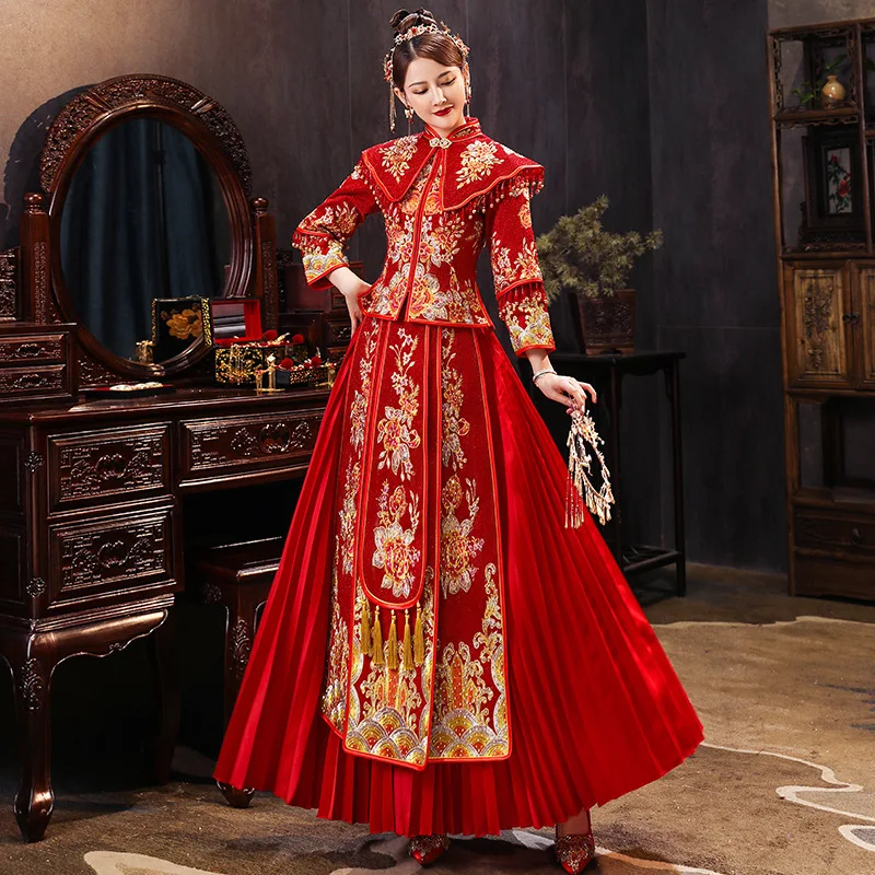 FZSLCYIYI Classic Female Wedding Cheongsam Tang Suit Embroidery Flower Qipao Chinese National Bride Married Dress
FZSLCYIYI Classic Female Wedding Cheongsam Tang Suit Embroidery Flower Qipao Chinese National Bride Married Dress