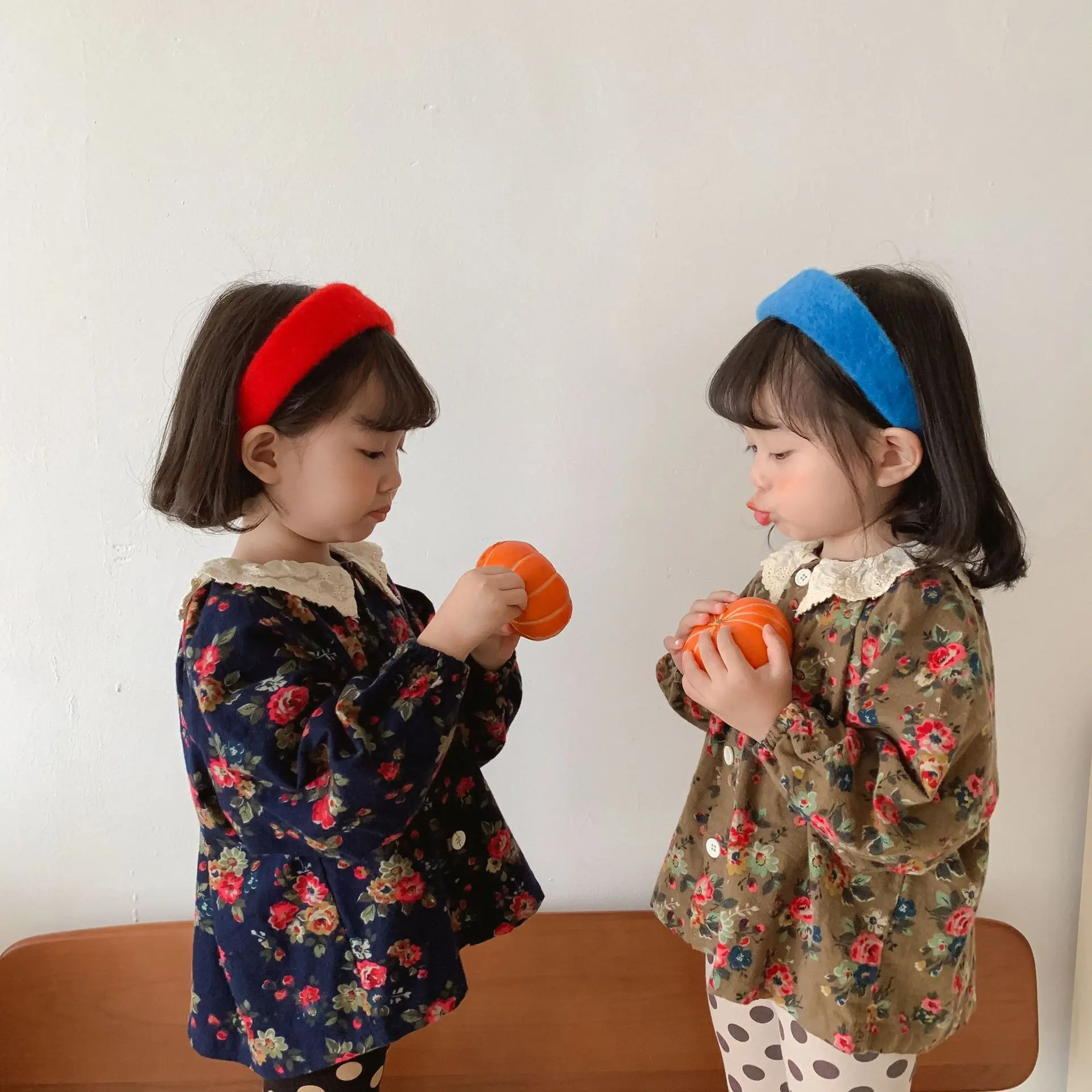 Новинка осени 2021, Детские рубашки, блузка с цветочным принтом для девочек, детская Базовая рубашка с кружевным воротником, винтажные Топы с ...
Новинка осени 2021, Детские рубашки, блузка с цветочным принтом для девочек, детская Базовая рубашка с кружевным воротником, винтажные Топы с ...