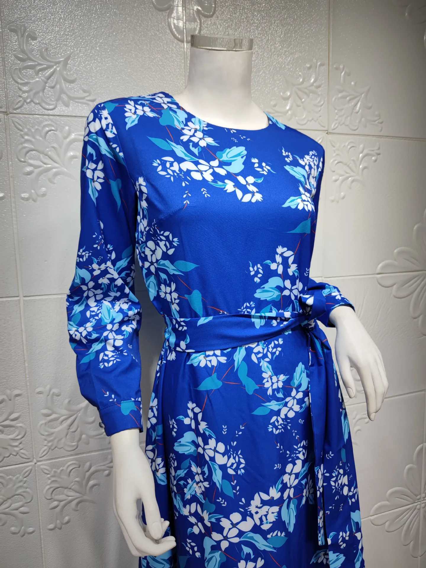 Blue Floral Maxi Dress For Women 2021 Ethnic O Neck Long Sleeve Malaysia Turkey Arabic Oman Middle East Islamic Clothes
Blue Floral Maxi Dress For Women 2021 Ethnic O Neck Long Sleeve Malaysia Turkey Arabic Oman Middle East Islamic Clothes
