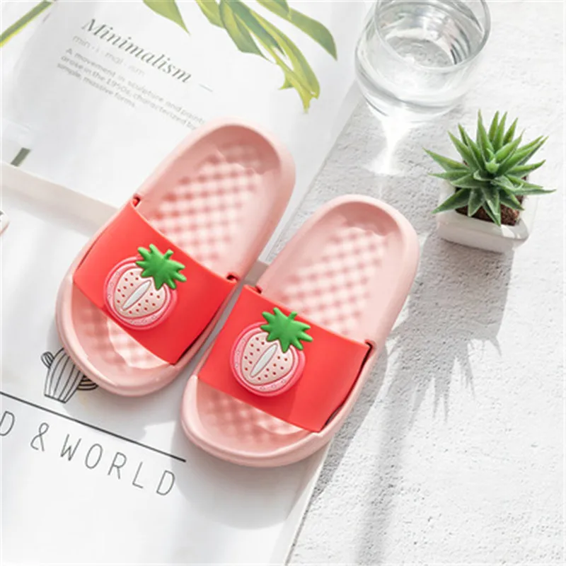 Cute Fun Fruit Slippers Avocado Orange Baby Boy Beach Shoes Soft Bottom Baby Girls Strawberry Toddler Shoes Summer Kids Slippers
Cute Fun Fruit Slippers Avocado Orange Baby Boy Beach Shoes Soft Bottom Baby Girls Strawberry Toddler Shoes Summer Kids Slippers