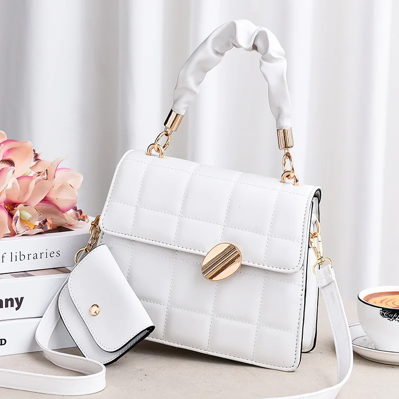 Luxury Designer Women Purses and Handbags 2021 Large-capacity Shoulder Messenger Bag Female Casual Convenient Girly Bag Channels
Luxury Designer Women Purses and Handbags 2021 Large-capacity Shoulder Messenger Bag Female Casual Convenient Girly Bag Channels