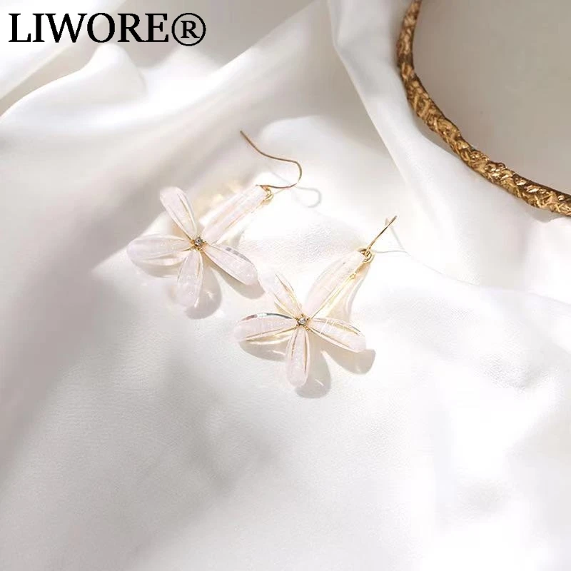 2021 Simple Flower Women Earrings Fashion Atmosphere Exquisite Earrings For Women Long Earrings Jewelry Gifts
2021 Simple Flower Women Earrings Fashion Atmosphere Exquisite Earrings For Women Long Earrings Jewelry Gifts