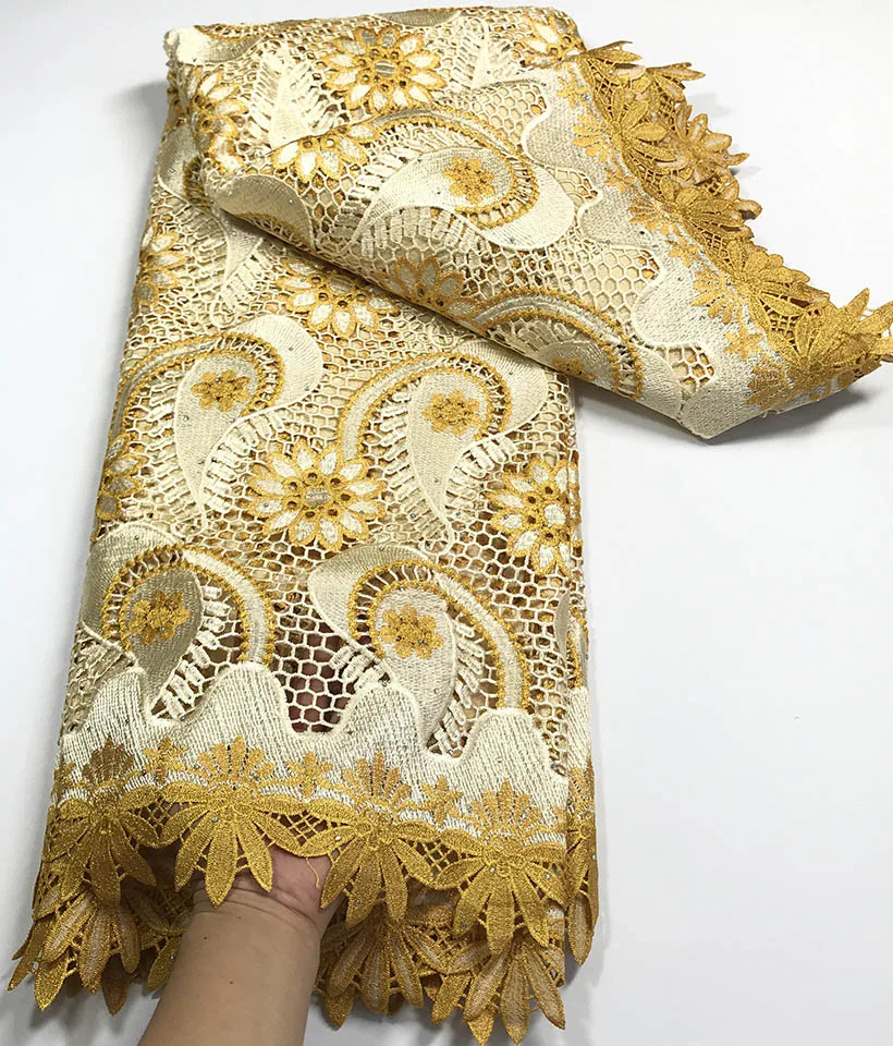 Latest Design French African Guipure Lace Fabric Soft Nigeria Water Soluble Cord Lace Fabric With Stones For Wedding Dress Party
Latest Design French African Guipure Lace Fabric Soft Nigeria Water Soluble Cord Lace Fabric With Stones For Wedding Dress Party