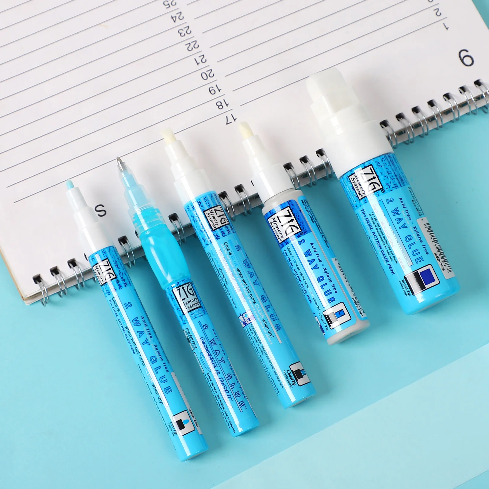 1pc JAPAN kuretake ZIG environmental protection coloured glue DIY tools glue pens Office Supplies
1pc JAPAN kuretake ZIG environmental protection coloured glue DIY tools glue pens Office Supplies