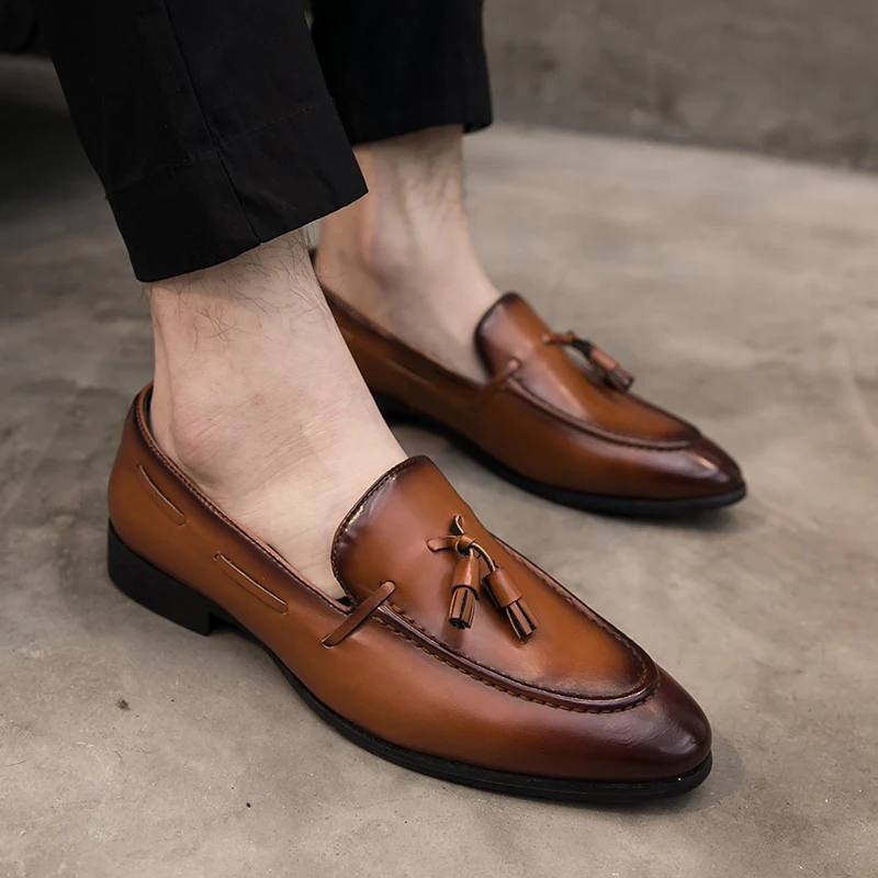 Fashion Pointed Toe Men High Quality Genuine Leather Men Shoes Luxury Designer Casual Male Formal Wedding Dress Shoes
Fashion Pointed Toe Men High Quality Genuine Leather Men Shoes Luxury Designer Casual Male Formal Wedding Dress Shoes