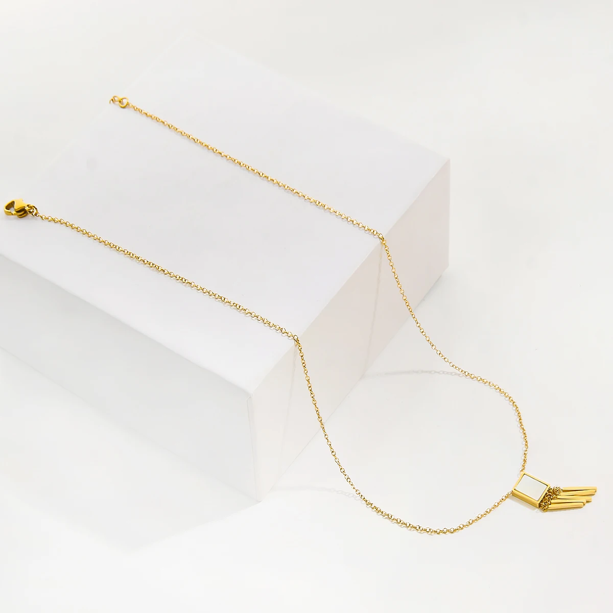 

Новый дизайн 2022, винтажное ожерелье carliдана с подвеской в виде ракушки и кисточки, покрытое 18-каратным золотом, ювелирные изделия из нержаве...