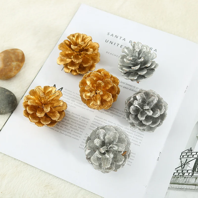 10pcs Golden pine cone silver pine cone Christmas Tree Pendant home accessories dry flower props Decor Christmas dyed pine cone
10pcs Golden pine cone silver pine cone Christmas Tree Pendant home accessories dry flower props Decor Christmas dyed pine cone