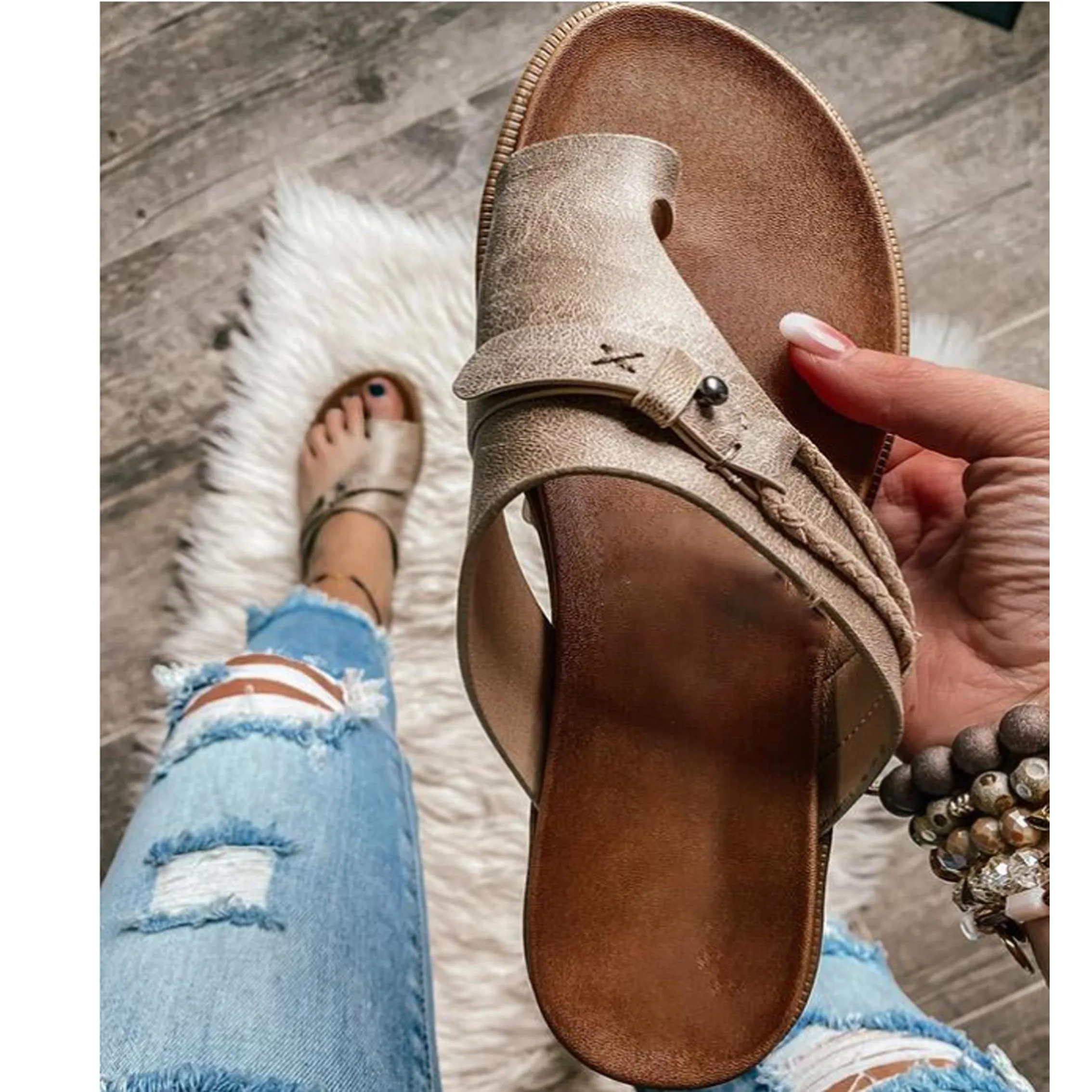 2021 Women Shoes Summer Roman Women's Sandals Light Ladies Casual Shoes Clip Toe Vintage Slip-On Sandalias Zapatillas Mujer 
2021 Women Shoes Summer Roman Women's Sandals Light Ladies Casual Shoes Clip Toe Vintage Slip-On Sandalias Zapatillas Mujer