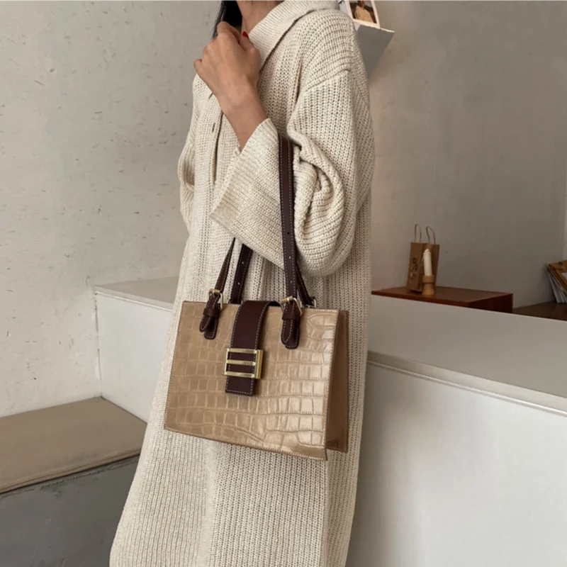 Shoulder Bags Alligator Pattern PU Leather Retro Underarm Vintage Leisure Womens Handbag French Style Elegant Street Luxury Bag
Shoulder Bags Alligator Pattern PU Leather Retro Underarm Vintage Leisure Womens Handbag French Style Elegant Street Luxury Bag