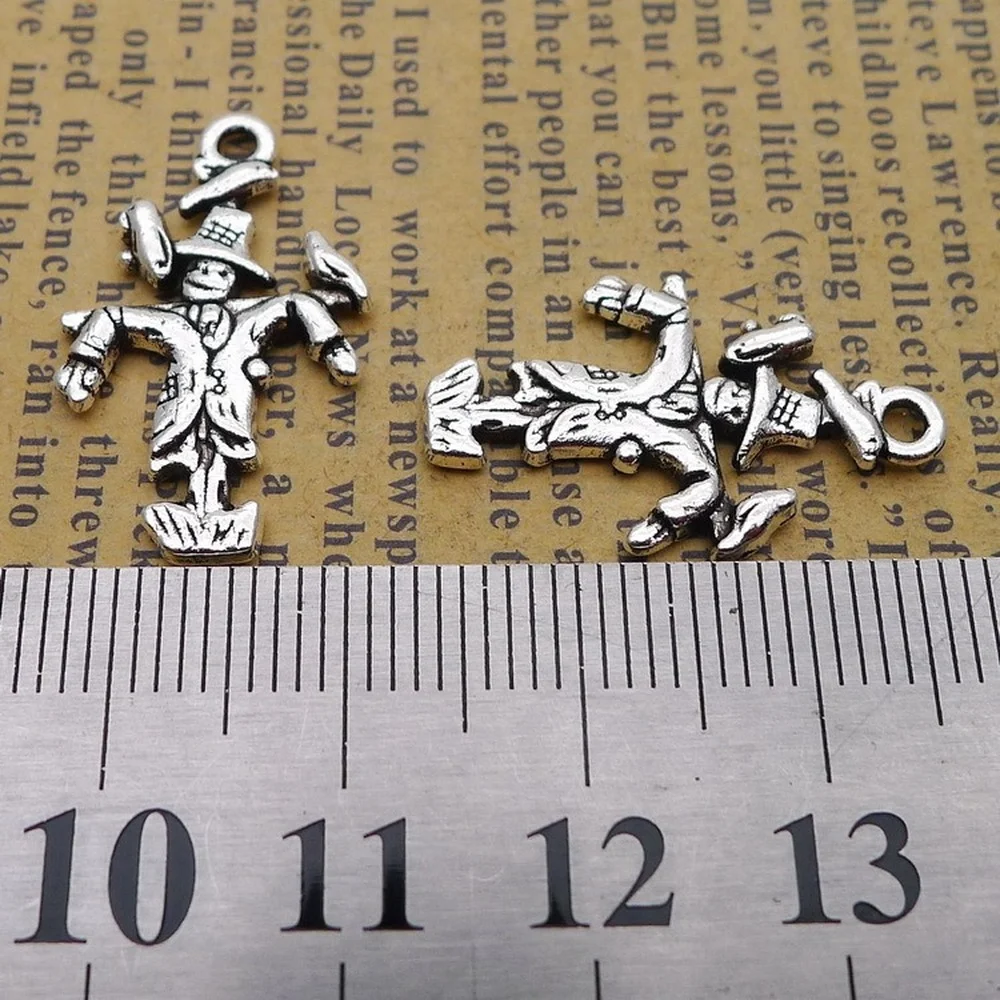 200pcs Scarecrow Charms 15mm x 25mm DIY Jewelry Making Pendant Antique Silver Color
200pcs Scarecrow Charms 15mm x 25mm DIY Jewelry Making Pendant Antique Silver Color