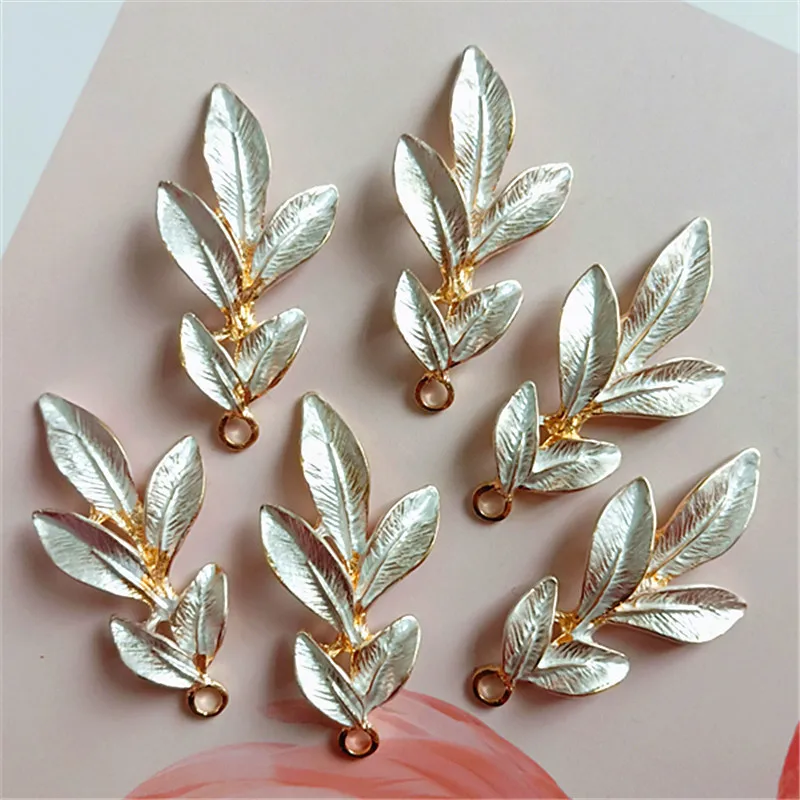 20pcs/lot Fashion Gold Color Leaf Hollow Leaves Charms Pendant For Necklace wedding Jewelry brooch Accessories
20pcs/lot Fashion Gold Color Leaf Hollow Leaves Charms Pendant For Necklace wedding Jewelry brooch Accessories