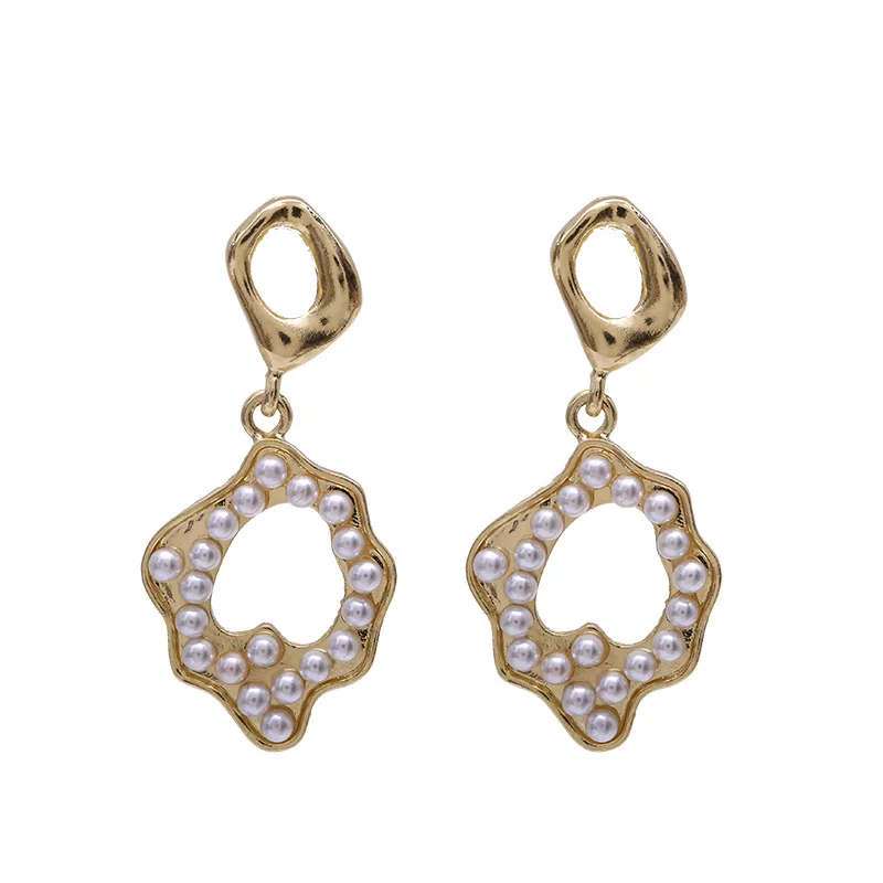 Gold Color Simulated Pearl Irregular Geometric Earrings for Lady Baroque Hollow Out Dangling Drop Earrings Statement Jewelry 
Gold Color Simulated Pearl Irregular Geometric Earrings for Lady Baroque Hollow Out Dangling Drop Earrings Statement Jewelry