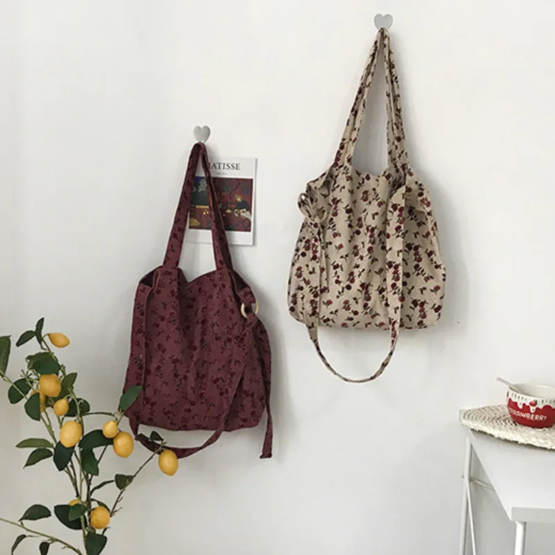 Fashion Corduroy Shoulder Bag Casual Floral Handbag Crossbody Bag Messenger Bags Large Capacity Long Strap School Bags
Fashion Corduroy Shoulder Bag Casual Floral Handbag Crossbody Bag Messenger Bags Large Capacity Long Strap School Bags