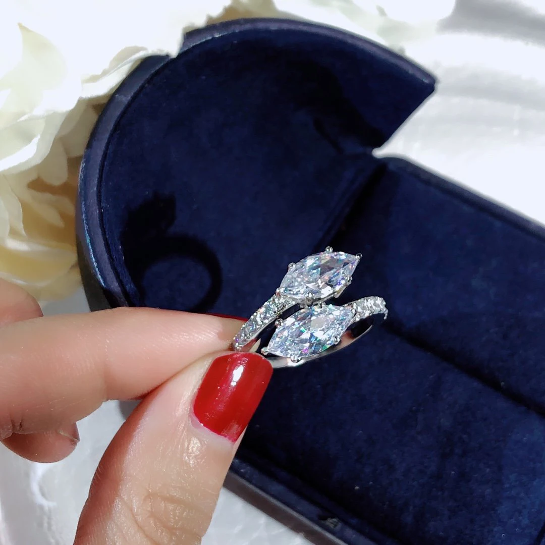 2021 Hot Brand Top 925 Sterling Silver Plated 18K Platinum High Carbon Diamond High-grade Jewelry Customized New Four Claw Ring
2021 Hot Brand Top 925 Sterling Silver Plated 18K Platinum High Carbon Diamond High-grade Jewelry Customized New Four Claw Ring