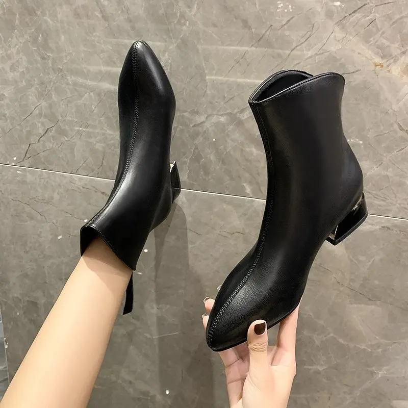 2021Autumnand Winter New All-match Chelsea Boots Low-heeled Women's Boots British Style Martin Boots Pointed Boots Women's Boots
2021Autumnand Winter New All-match Chelsea Boots Low-heeled Women's Boots British Style Martin Boots Pointed Boots Women's Boots