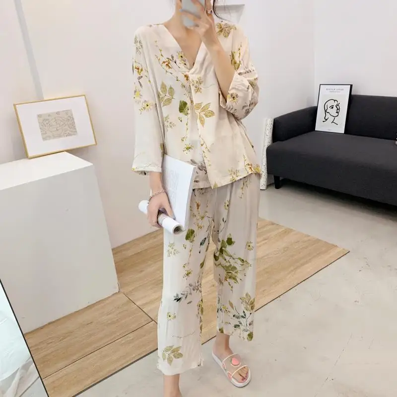 Summer Creative Women's Pajamas Cotton Satin Floral Print Pajamas Long-sleeve Trousers Set Casual V-neck Home Wear Suits
Summer Creative Women's Pajamas Cotton Satin Floral Print Pajamas Long-sleeve Trousers Set Casual V-neck Home Wear Suits