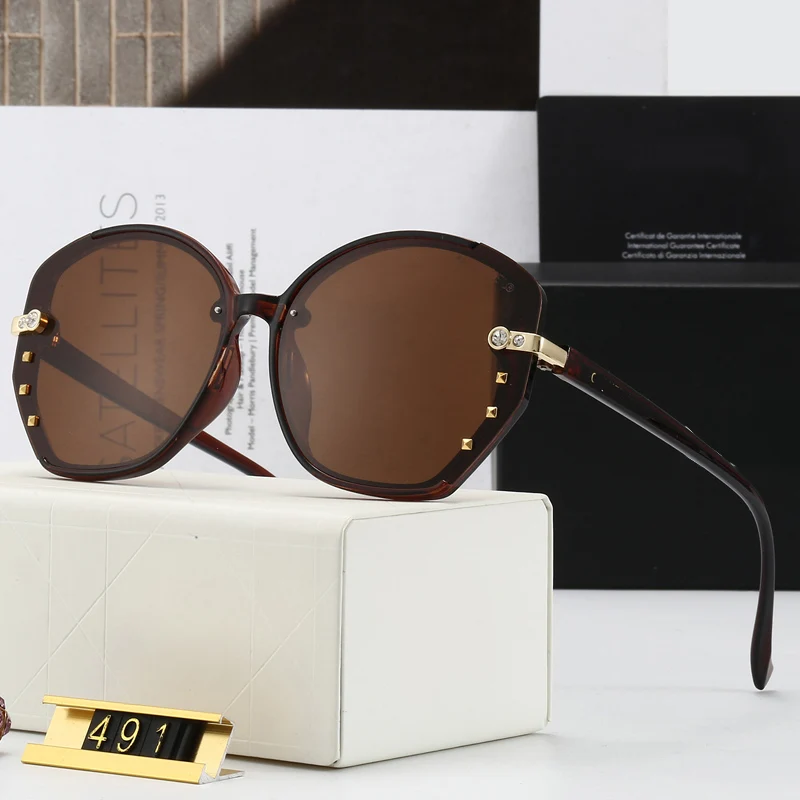 New Round Sunglasses Women Fashion Designer Lady Glasses Diamond Decorative Black Gradient Mirror Polarized Gafas de sol
New Round Sunglasses Women Fashion Designer Lady Glasses Diamond Decorative Black Gradient Mirror Polarized Gafas de sol