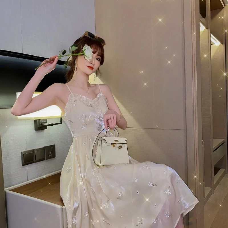 2021 Summer Mesh Embroidery Dress Women Sleeveless V-neck A-line Korean Sweet Vintage Long Dresses Elegant Party Vestidos Y840
2021 Summer Mesh Embroidery Dress Women Sleeveless V-neck A-line Korean Sweet Vintage Long Dresses Elegant Party Vestidos Y840