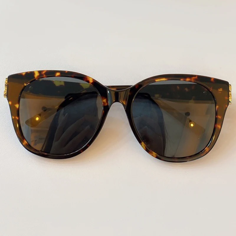 Роскошные брендовые Круглые Солнцезащитные очки для женщин 2020 Новое поступление винтажные классические солнцезащитные очки для женщин UV400
Роскошные брендовые Круглые Солнцезащитные очки для женщин 2020 Новое поступление винтажные классические солнцезащитные очки для женщин UV400