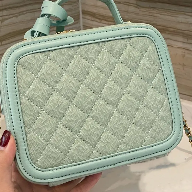 2021 spring new style, fashion all-match casual chain bag, ladies leather box cosmetic bag 
2021 spring new style, fashion all-match casual chain bag, ladies leather box cosmetic bag