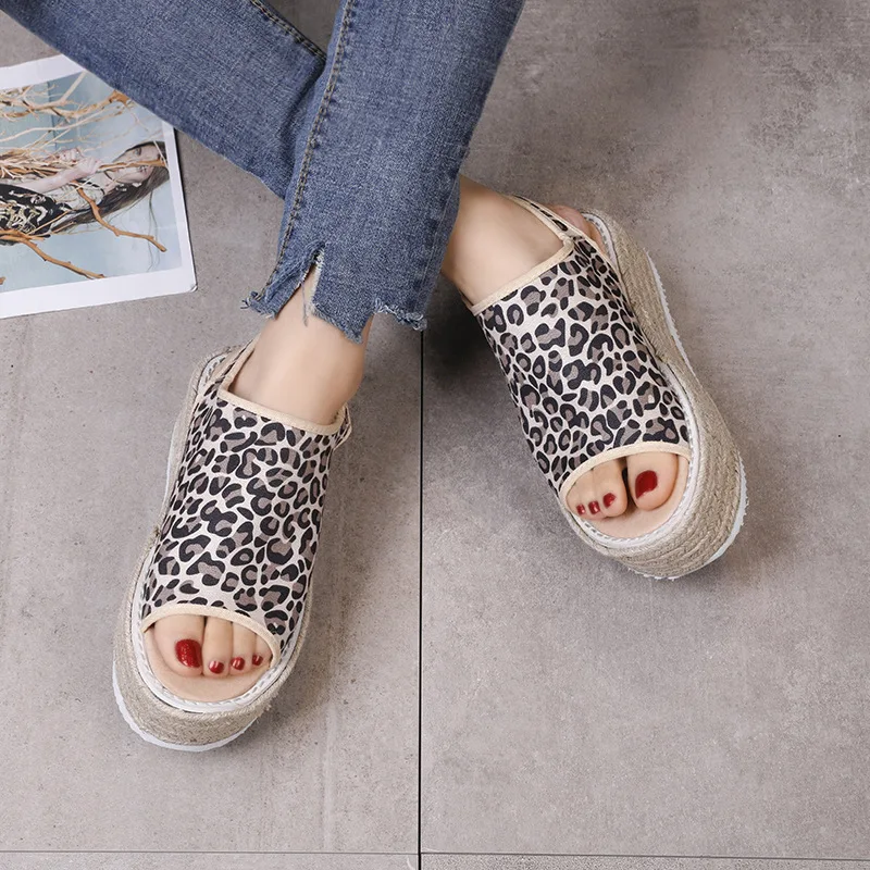 Summer New Leopard Slope Straw High-heeled Sandals Women's Fashion Large Size Fish Mouth Women's Sandals Bohemia
Summer New Leopard Slope Straw High-heeled Sandals Women's Fashion Large Size Fish Mouth Women's Sandals Bohemia