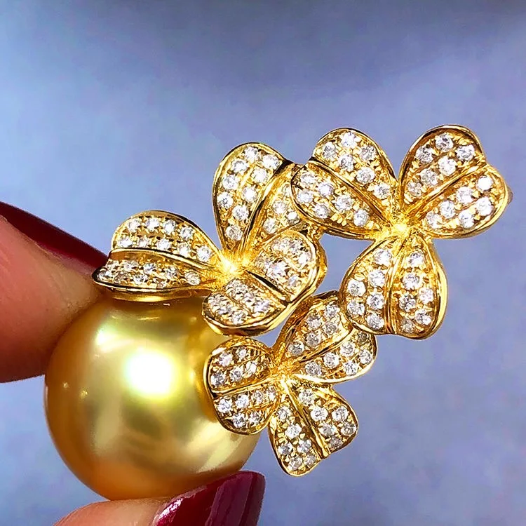 South Sea Gold Bead Pendant Natural Sea Water Real Pearl Luxury Necklace Hong Kong Seiko Gives Mother's Day Gift
South Sea Gold Bead Pendant Natural Sea Water Real Pearl Luxury Necklace Hong Kong Seiko Gives Mother's Day Gift