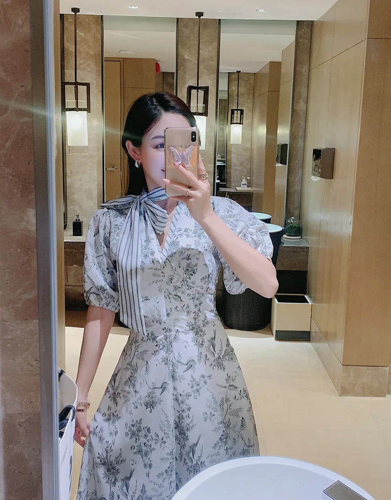 Drop Shipping 2021 New Summer Women V Neck Puff Sleeve Slim Beach Holiday Long Dress Ladies Print Floral Bohemia Vestidos Female
Drop Shipping 2021 New Summer Women V Neck Puff Sleeve Slim Beach Holiday Long Dress Ladies Print Floral Bohemia Vestidos Female