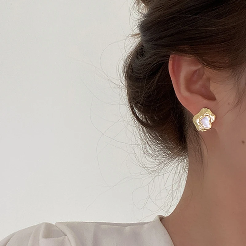 GSOLD Korean Temperament Simple Geometric Irregular Metal Shell Earring Women All-Match Elegant Female Ear Studs Party Jewelry
GSOLD Korean Temperament Simple Geometric Irregular Metal Shell Earring Women All-Match Elegant Female Ear Studs Party Jewelry