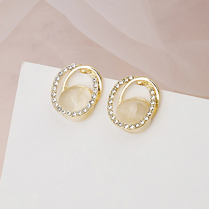 Cat Eye Stone Women's Earrings Bohemia Vintage Piercing Gold Color Clip on Earrings for Women Korean Style Stud Earrings Jewelry
Cat Eye Stone Women's Earrings Bohemia Vintage Piercing Gold Color Clip on Earrings for Women Korean Style Stud Earrings Jewelry