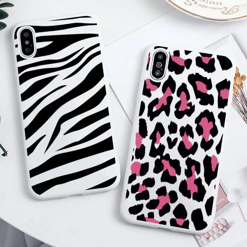 Fashion Leopard art Pattern Phone Case Candy Color for iPhone 6 7 8 11 12 13 s mini pro X XS XR MAX Plus
Fashion Leopard art Pattern Phone Case Candy Color for iPhone 6 7 8 11 12 13 s mini pro X XS XR MAX Plus