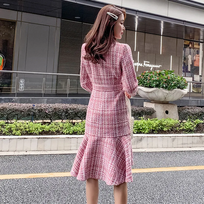 Autumn Winter Pink Plaid Tweed Wool Long Coat Women Fashion Temperament Double Dreasted Sashes Woolen Coat Female Outwear R823
Autumn Winter Pink Plaid Tweed Wool Long Coat Women Fashion Temperament Double Dreasted Sashes Woolen Coat Female Outwear R823