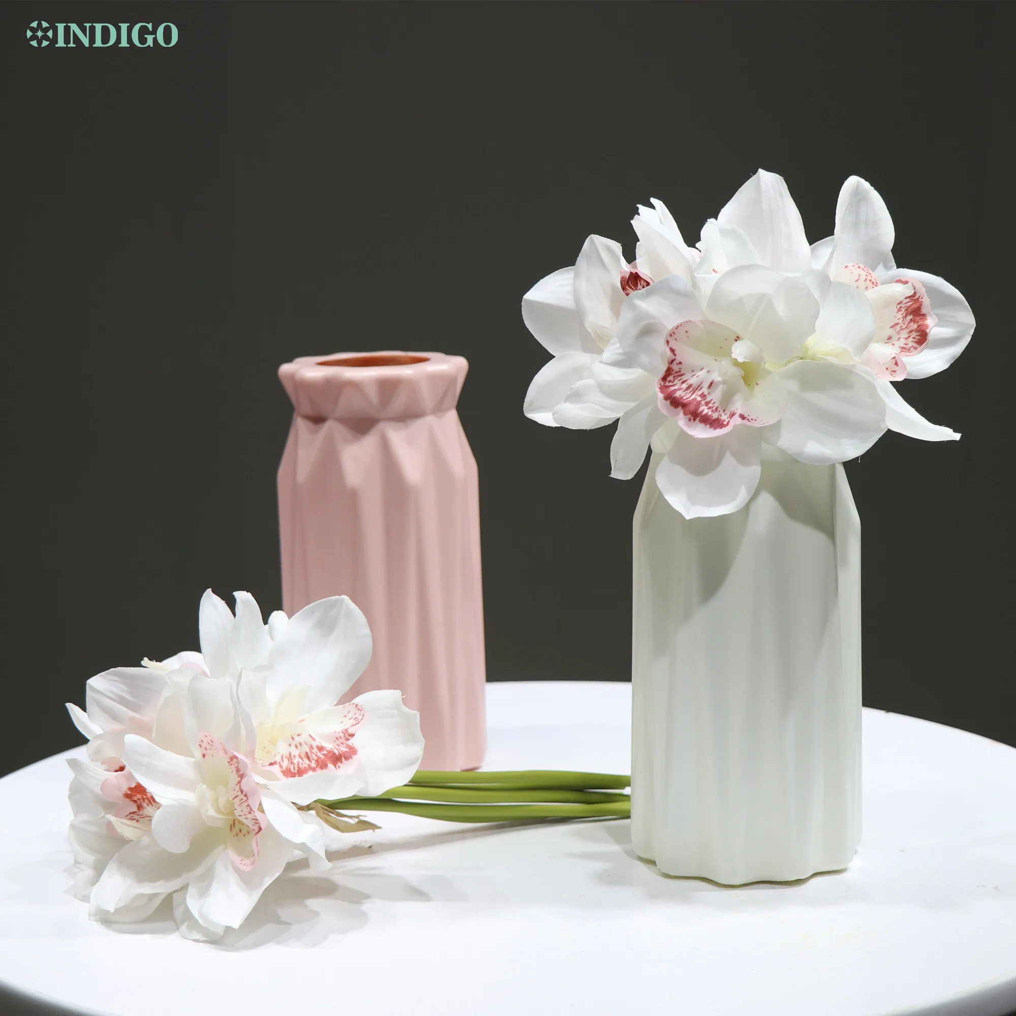 6Pcs FLower +1 Plastic Vase Cymbidium Orchid Real Touch Artificial Flower Bonsai Floral Event Table Party Interior Trim INDIGO
6Pcs FLower +1 Plastic Vase Cymbidium Orchid Real Touch Artificial Flower Bonsai Floral Event Table Party Interior Trim INDIGO