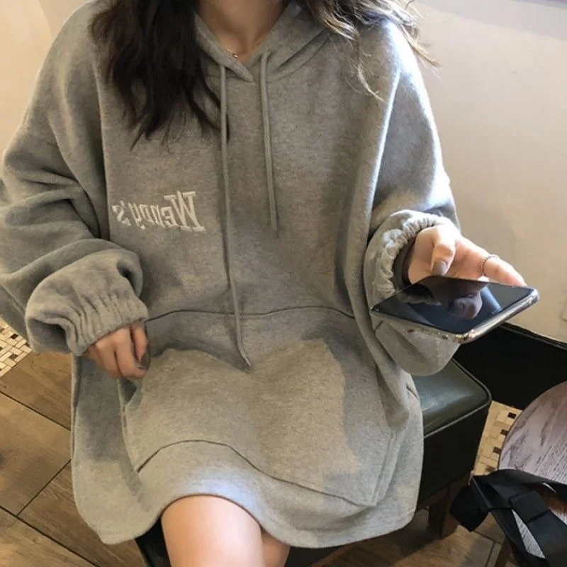 Толстовка женская оверсайз в Корейском стиле с вышивкой и длинным рукавом
Толстовка женская оверсайз в Корейском стиле с вышивкой и длинным рукавом