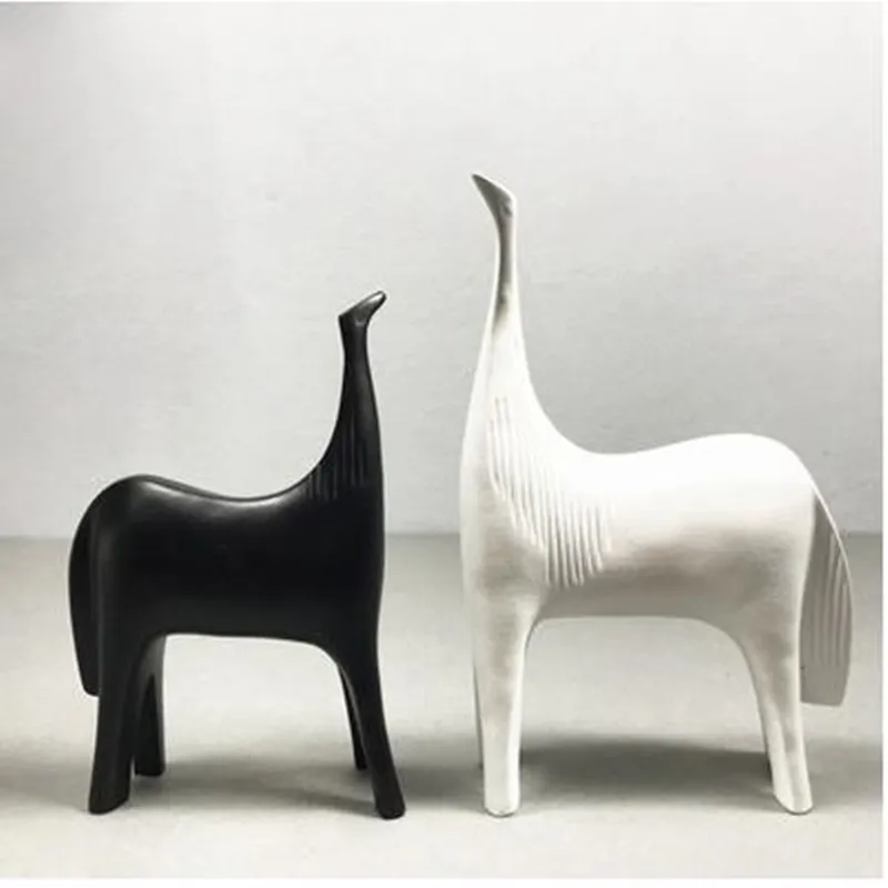 Creative ceramic couple horse, European abstract animal artwork, home office restaurant bar desktop decoration gift
Creative ceramic couple horse, European abstract animal artwork, home office restaurant bar desktop decoration gift