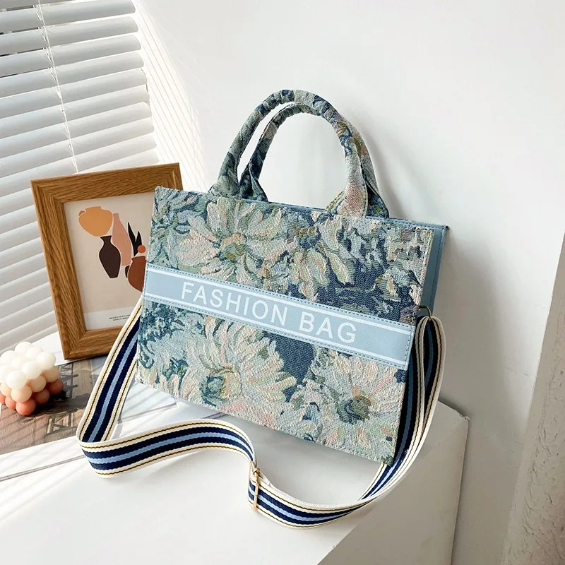 Модная Высококачественная дамская сумочка большой вместимости с принтом в западном стиле, новинка 2021, универсальная сумка-мессенджер на од... 
Модная Высококачественная дамская сумочка большой вместимости с принтом в западном стиле, новинка 2021, универсальная сумка-мессенджер на од...