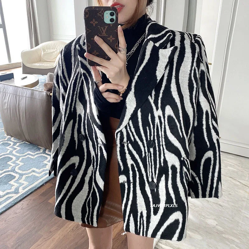 2021 Plus velvet thick zebra pattern suit woolen Blazer women jacket Korean Winter New long-sleeved clothes female tide XZ95
2021 Plus velvet thick zebra pattern suit woolen Blazer women jacket Korean Winter New long-sleeved clothes female tide XZ95
