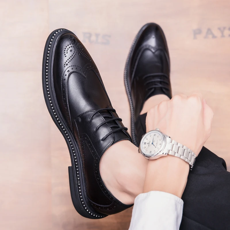 new design mens casual business wedding formal dresses genuine leather bullock shoes black gentleman brogue shoe mans sneakers
new design mens casual business wedding formal dresses genuine leather bullock shoes black gentleman brogue shoe mans sneakers