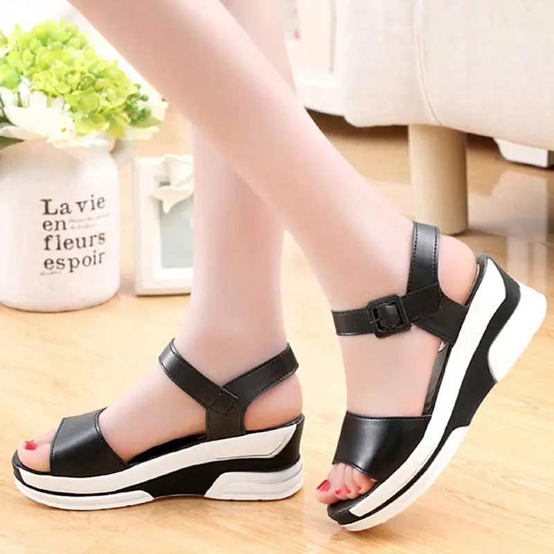 2021 Summer Shoes Woman Platform Sandals Women Soft Leather Casual Open Toe Gladiator Wedges Mujer Women Shoes Flats Slippers
2021 Summer Shoes Woman Platform Sandals Women Soft Leather Casual Open Toe Gladiator Wedges Mujer Women Shoes Flats Slippers