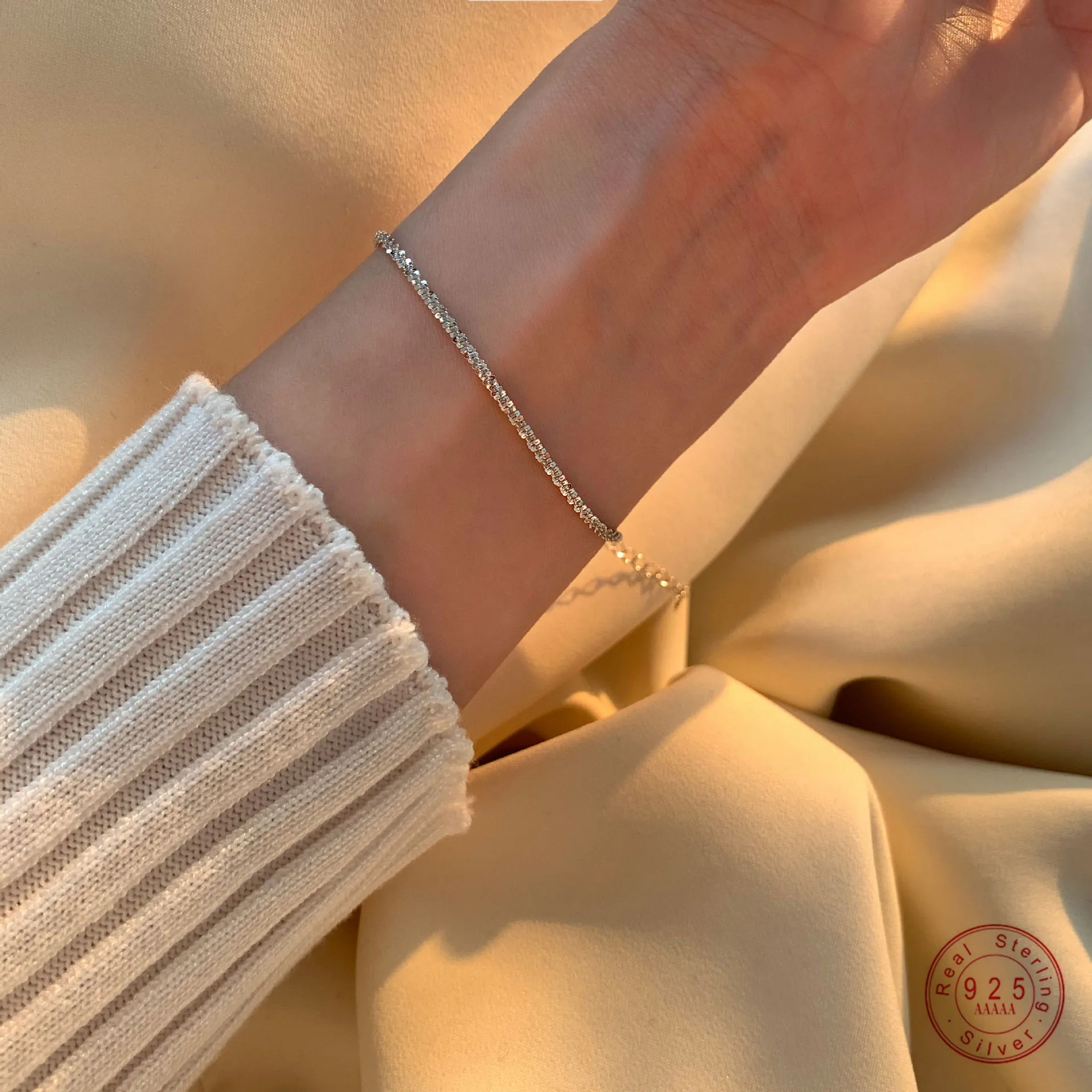 S925 Sterling Silver French Sparkling Galaxy Bracelet Women Pavé Crystal Light Luxury Temperament Girlfriends Party Jewelry Gift
S925 Sterling Silver French Sparkling Galaxy Bracelet Women Pavé Crystal Light Luxury Temperament Girlfriends Party Jewelry Gift