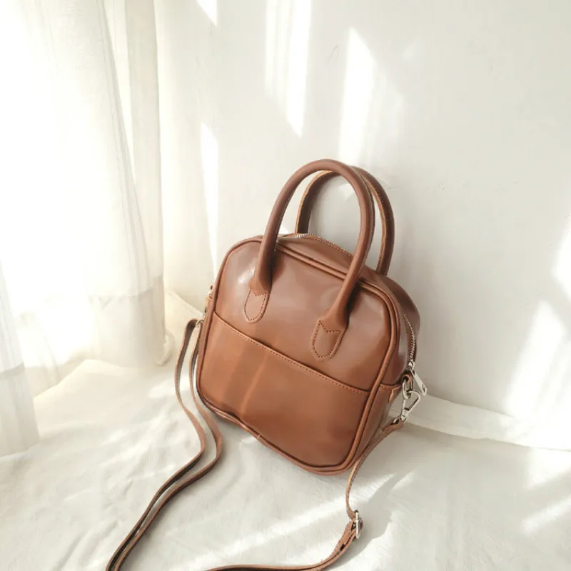 Retro new style messenger bag women's bag trend portable small square bag single shoulder straddle bag
Retro new style messenger bag women's bag trend portable small square bag single shoulder straddle bag