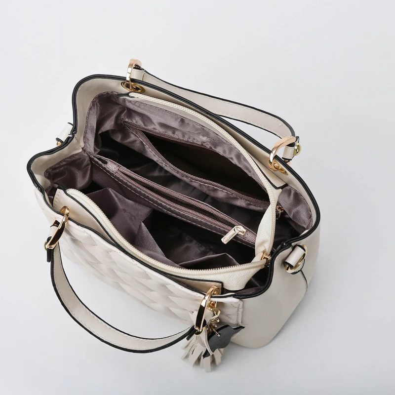 Women Large Capacity Tote Package Retro Flower Pattern Shoulder Messenger Bag Ladies Classic Crossbody Bag High-quality Handbags
Women Large Capacity Tote Package Retro Flower Pattern Shoulder Messenger Bag Ladies Classic Crossbody Bag High-quality Handbags