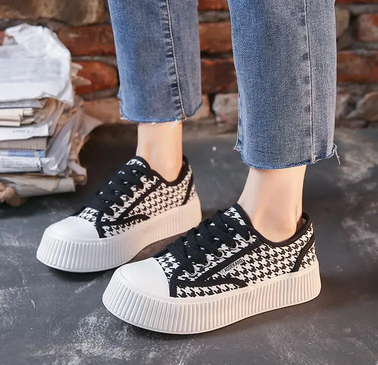 canvas women shoes plaid designer sneakers women jogging walking tenis feminino кроссовки zapatillas mujer basket sapatos
canvas women shoes plaid designer sneakers women jogging walking tenis feminino кроссовки zapatillas mujer basket sapatos