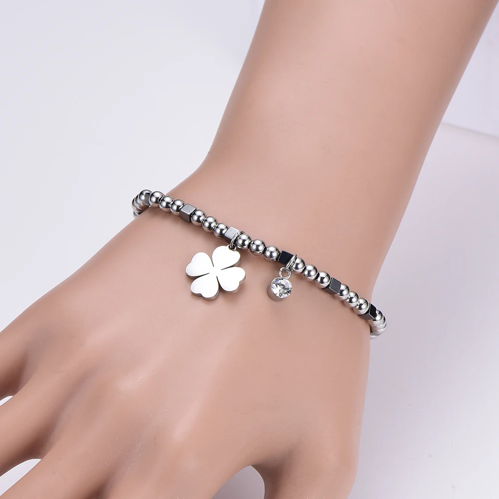 Stainless Steel CZ Crystal Clover Charm Bracelet For Women Shine Black Square Bead Bracelet pulseras mujer moda Hot fashion
Stainless Steel CZ Crystal Clover Charm Bracelet For Women Shine Black Square Bead Bracelet pulseras mujer moda Hot fashion