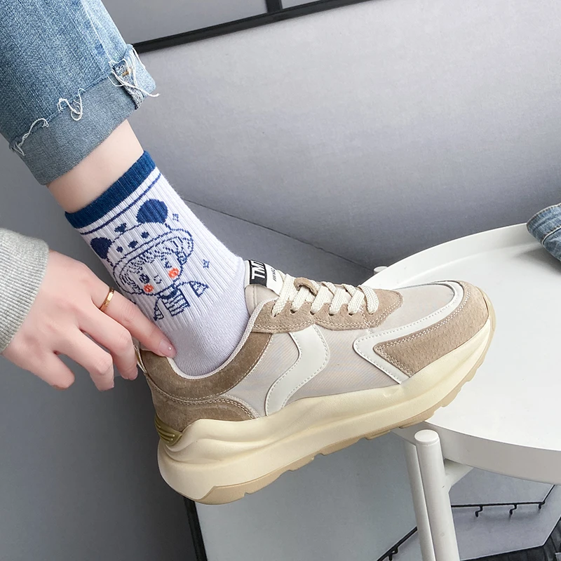 Women's casual shoes round-toe suede lace-up platform non-slip sneakers lightweight and comfortable outdoor running shoes 2021
Women's casual shoes round-toe suede lace-up platform non-slip sneakers lightweight and comfortable outdoor running shoes 2021