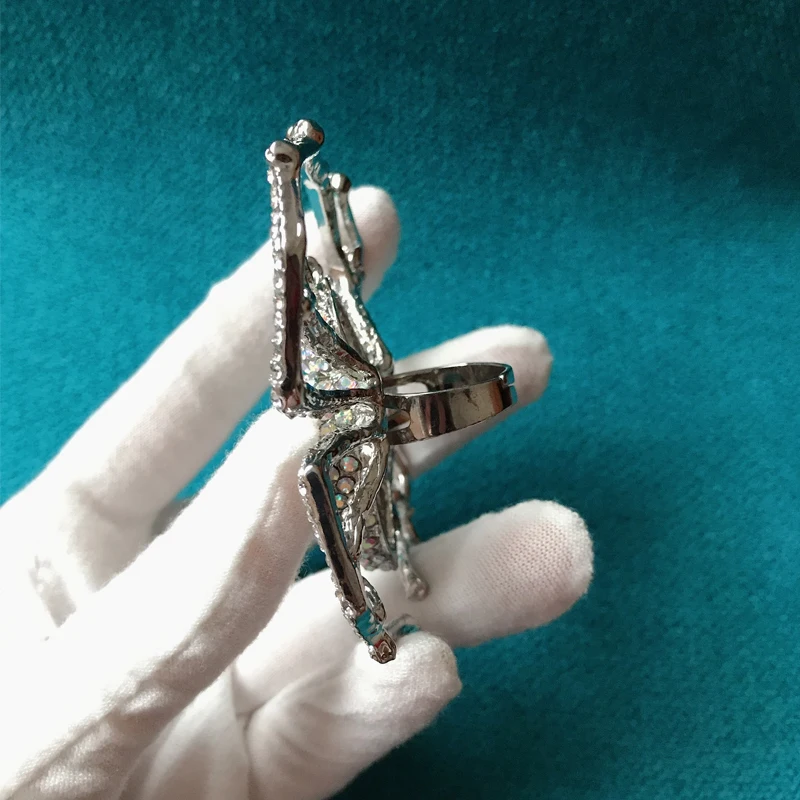 Bling Bling Crystal Spider Open Ring Women Animal Spider Finger Ring for Gift Party Fashion Jewelry Accessories
Bling Bling Crystal Spider Open Ring Women Animal Spider Finger Ring for Gift Party Fashion Jewelry Accessories