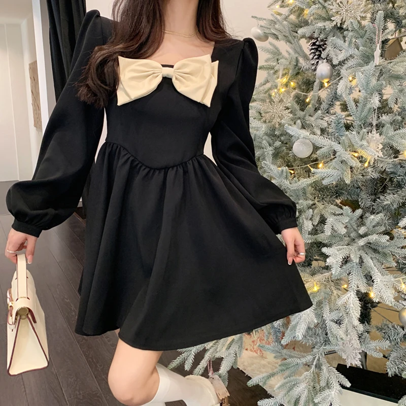 Платье в стиле Хепберн с длинным рукавом, квадратным вырезом и бантом 
Платье в стиле Хепберн с длинным рукавом, квадратным вырезом и бантом