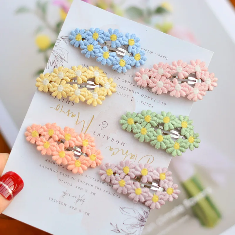 6pcs/Bag Flower Wrapped Snap Hair Clips for Toddlers Girls Cute Fresh 5CM Daisy Hairpin Kids Children Hair Accessories Ornament 
6pcs/Bag Flower Wrapped Snap Hair Clips for Toddlers Girls Cute Fresh 5CM Daisy Hairpin Kids Children Hair Accessories Ornament