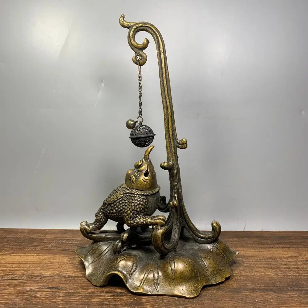 Home Decor 10" Tibet Buddhism Temple Old Bronze Golden toad play bead statue Incense burner Frog head incense
Home Decor 10" Tibet Buddhism Temple Old Bronze Golden toad play bead statue Incense burner Frog head incense