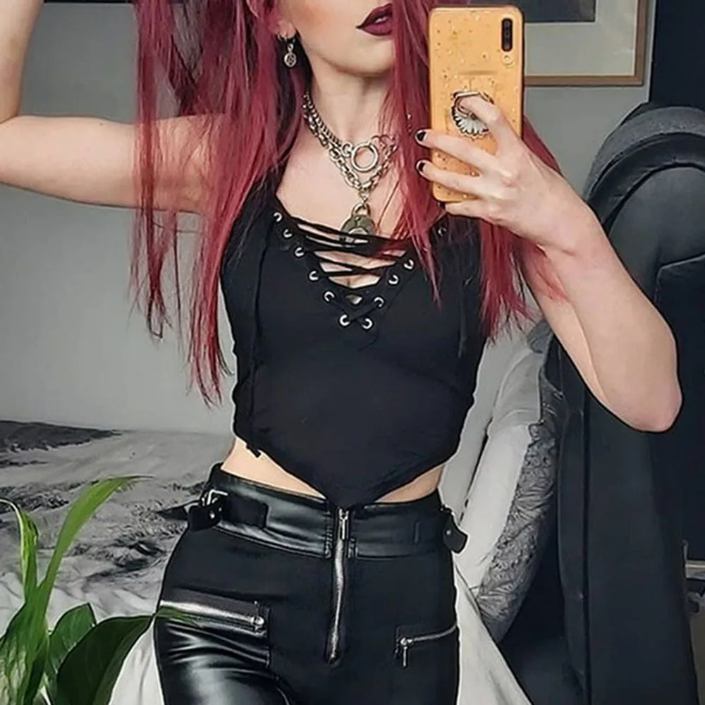 Summer 2021 Black Halter Triangle Bandage Sleeveless Tank Top Navel Locomotive Fashion Sexy High Street Women's New
Summer 2021 Black Halter Triangle Bandage Sleeveless Tank Top Navel Locomotive Fashion Sexy High Street Women's New