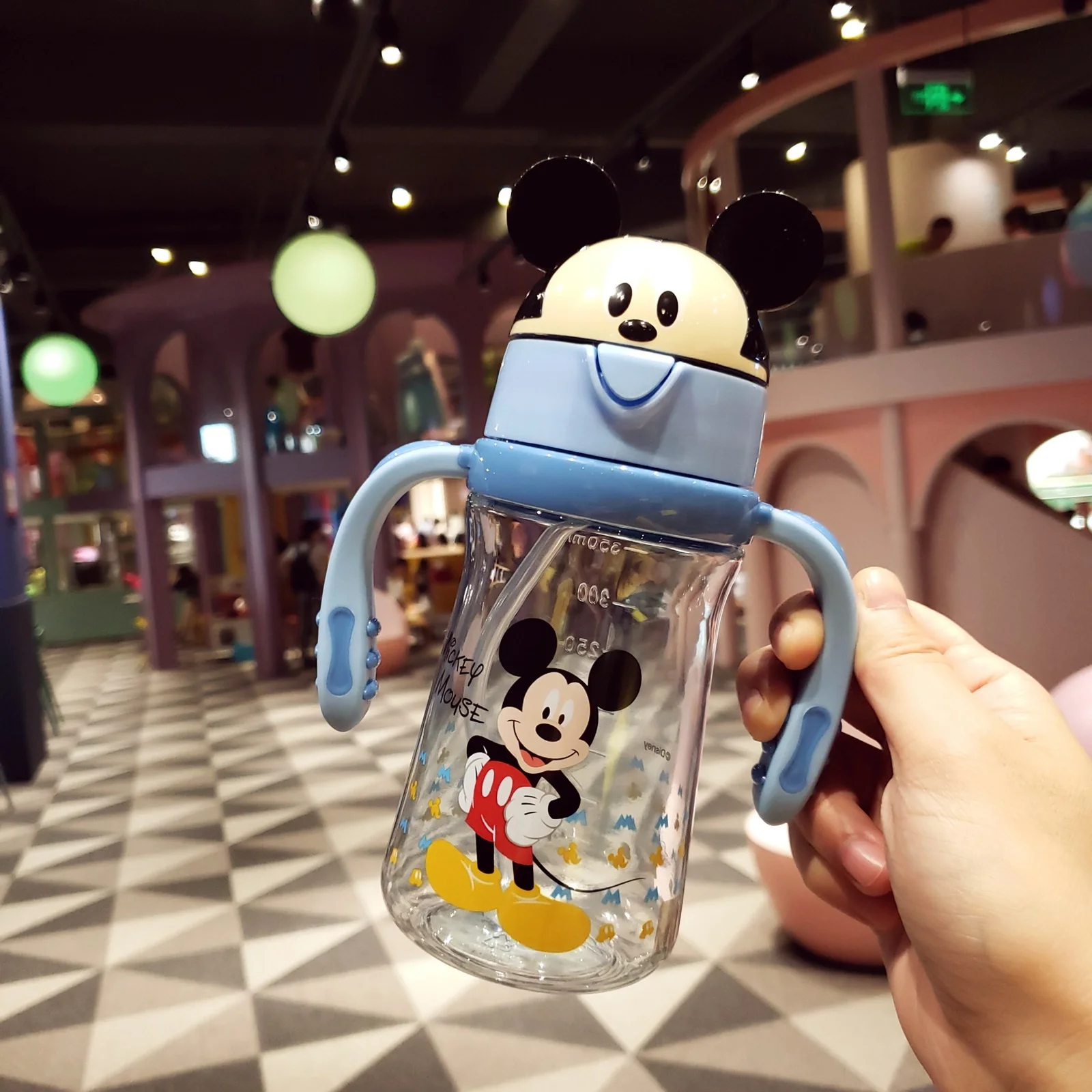 Детская Водонепроницаемая чашка Disney для младенцев и малышей с ручками и герметичными детскими пластиковыми мягкими трубочками с героями м...
Детская Водонепроницаемая чашка Disney для младенцев и малышей с ручками и герметичными детскими пластиковыми мягкими трубочками с героями м...